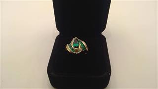 Emerald Lady's Stone & Diamond Ring 10 Diamonds .18 Carat T.W. 10K Yellow Gold
